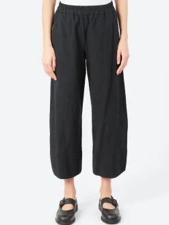 Aequamente - 25153 Pants in Black