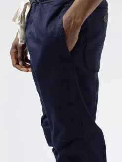 BEAMS PLUS - Gym Pants Slim Twill in Navy