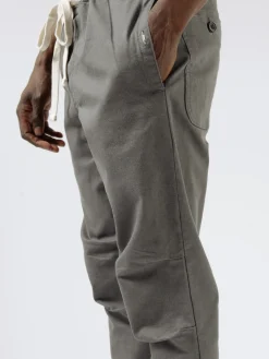 BEAMS PLUS - Gym Pants Slim Twill in Grey