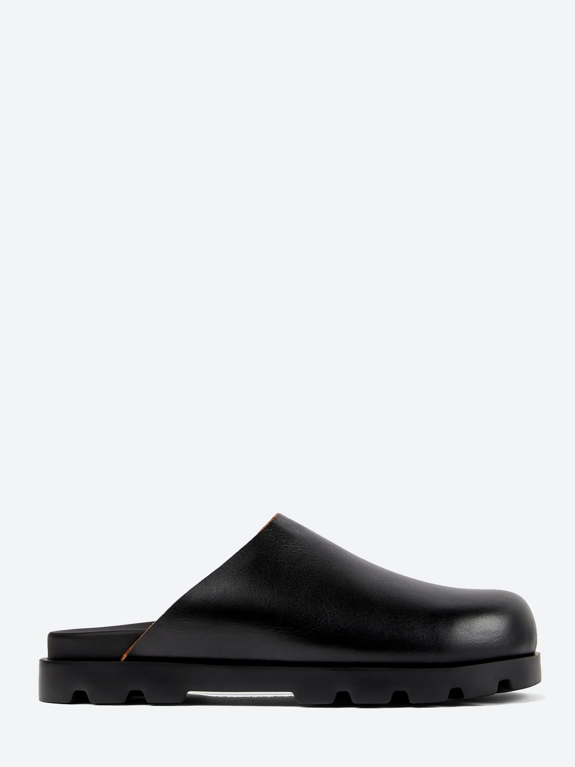 Camper - Brutus Clogs in Black