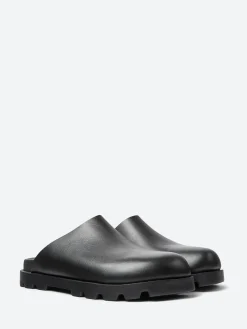Camper - Brutus Clogs in Black