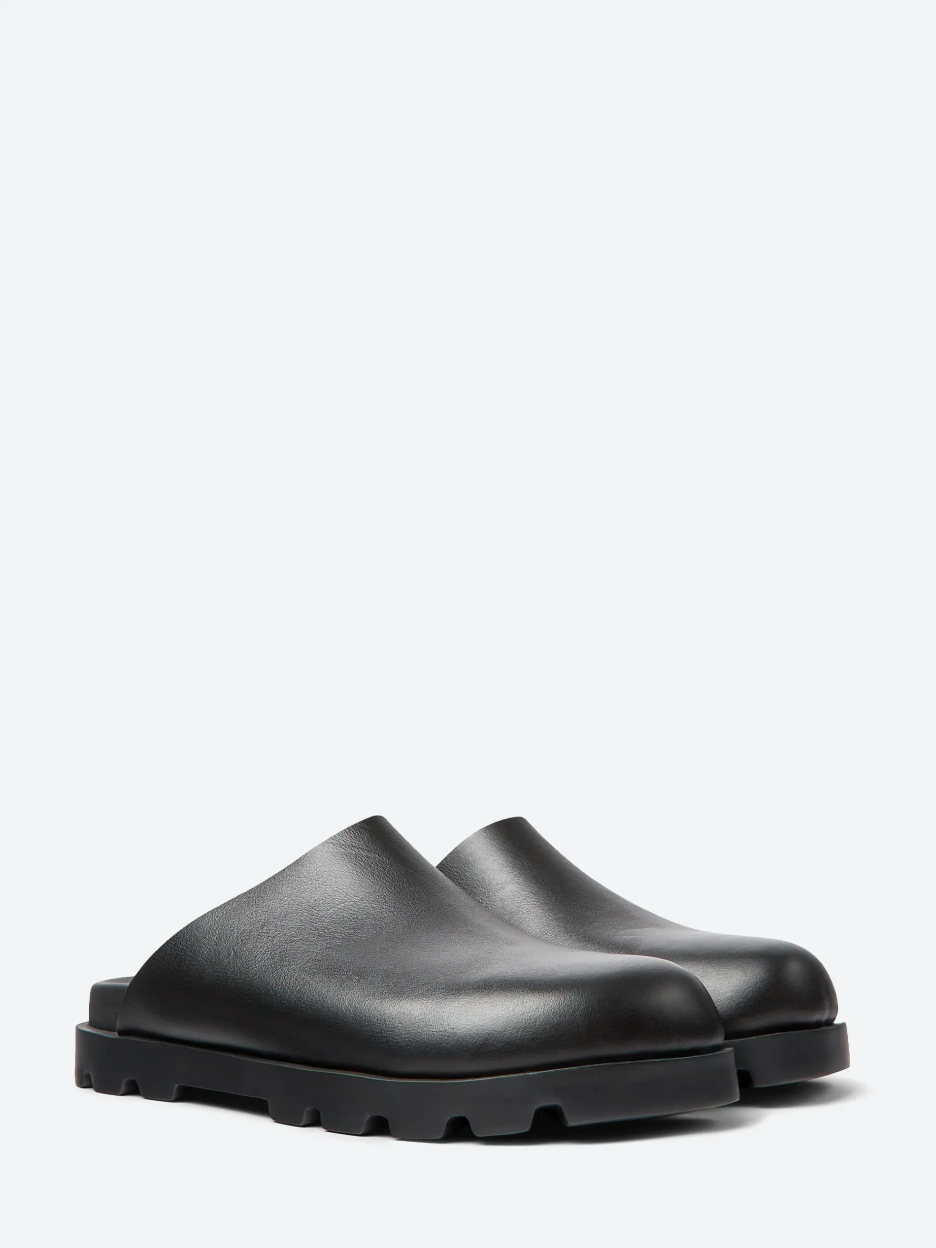 Camper - Brutus Clogs in Black