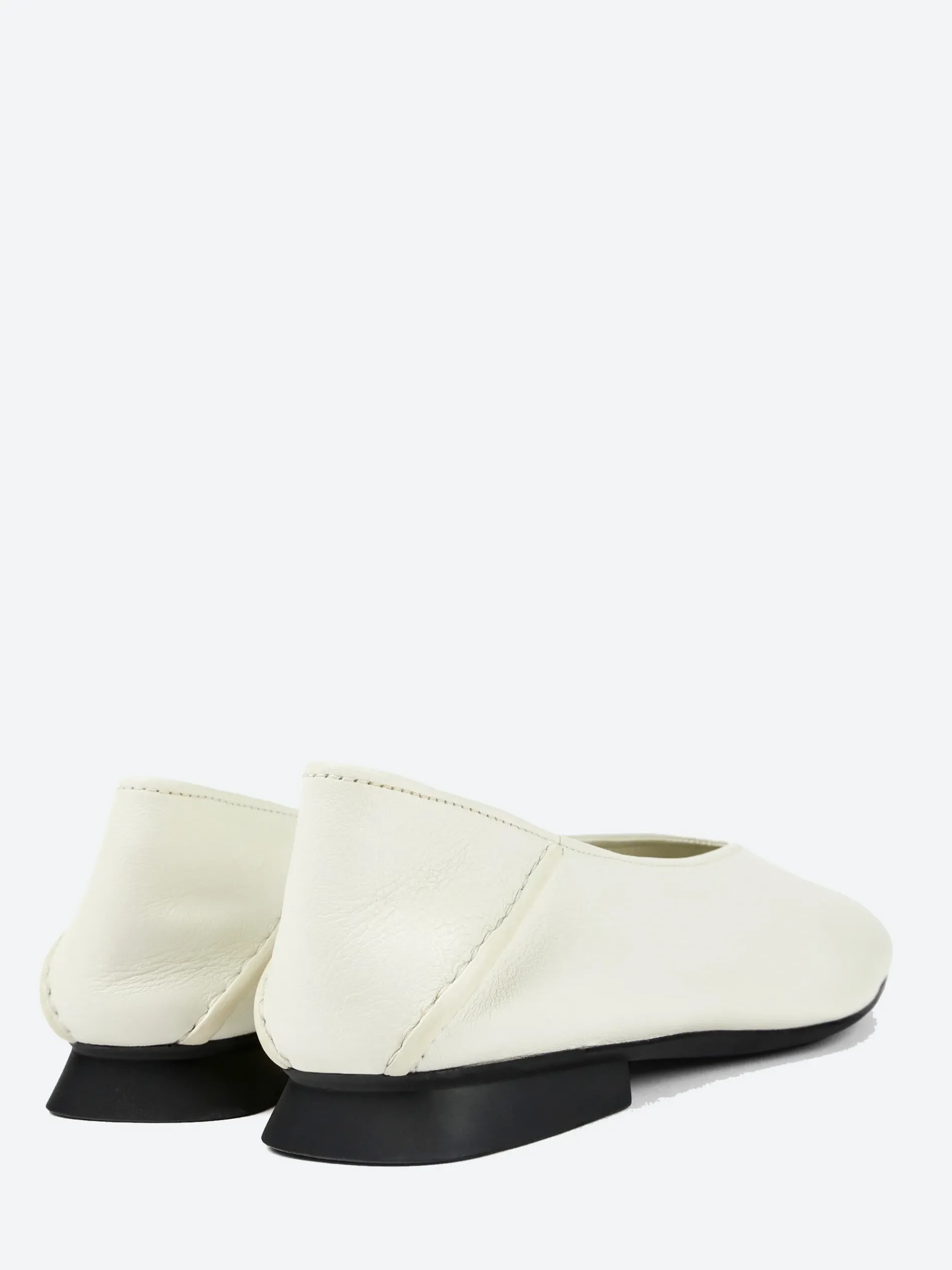 Camper - Casi Myra Ballerina Flats in White