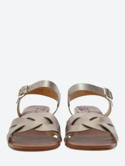 Chie Mihara - Quara in Iron Dali