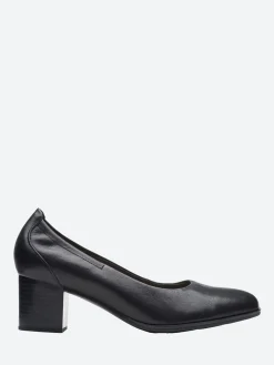 Clarks - Loken Step in Black Leather