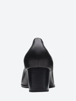 Clarks - Loken Step in Black Leather