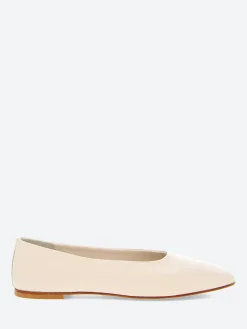 gravitypope - Jaana Ballet Flats in Off White