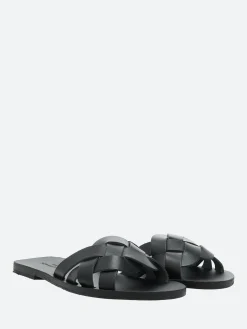 gravitypope - Karis in Black