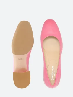 gravitypope - Nadia in Pig Rose Leather