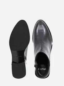 gravitypope - Ziba in Black