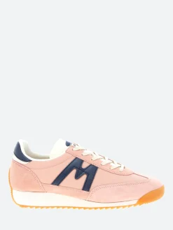 Karhu - Mestari in Rose and Blues