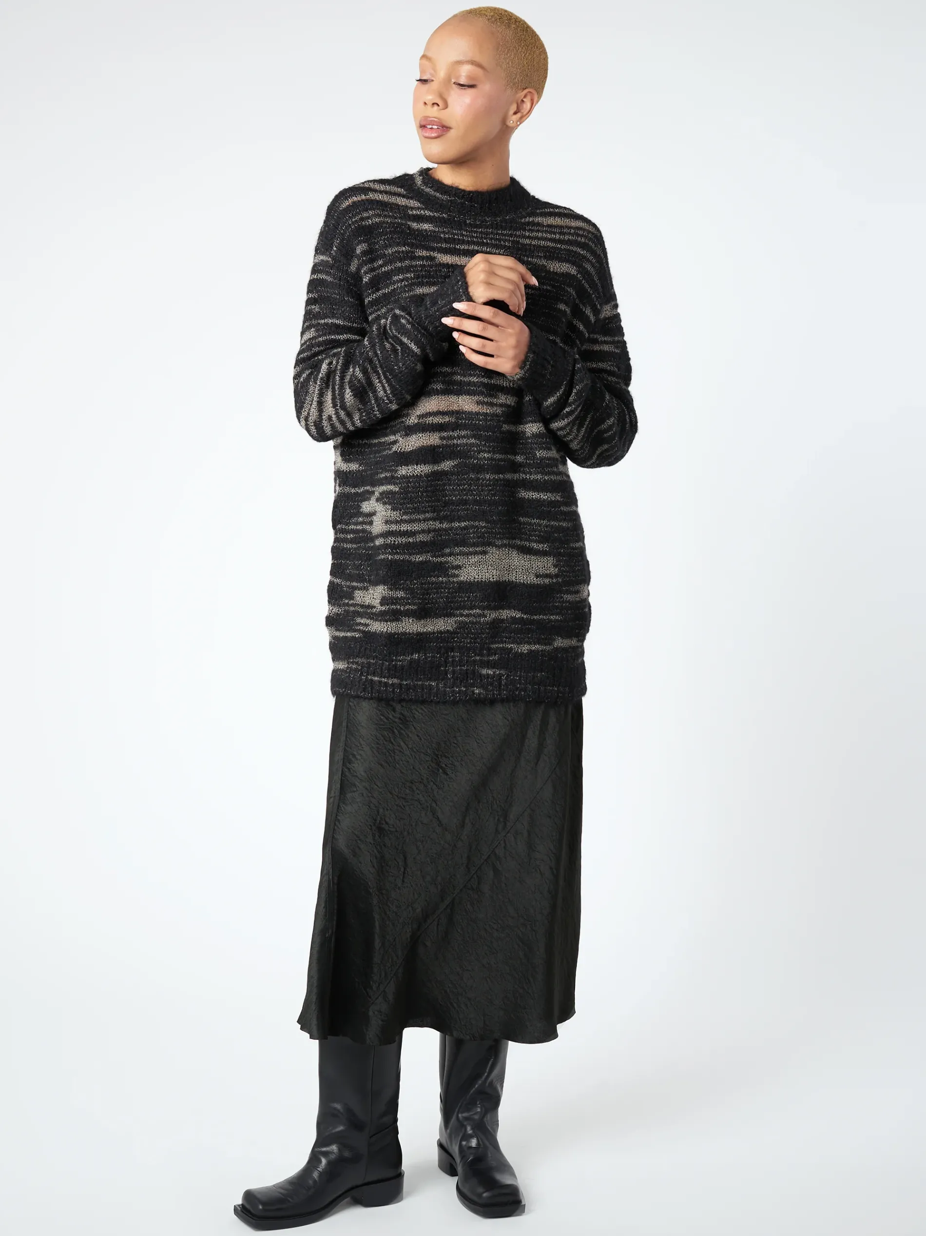 Lauren Manoogian - Handknit Threadbare Crewneck in Black