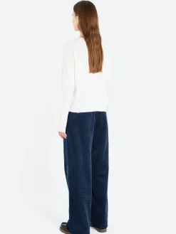 Merz b. Schwanen - SKCN01 Women's Crew Neck Pullover in Natural