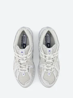 New Balance - 1906R in White Team Royal
