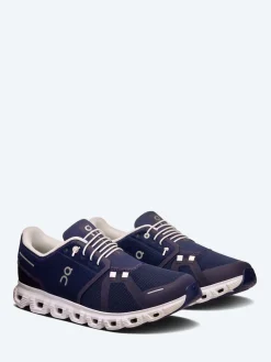 On - Cloud 6 in Midnight and White