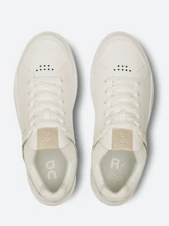 On - Women's The Roger Centre Court in White and Gum