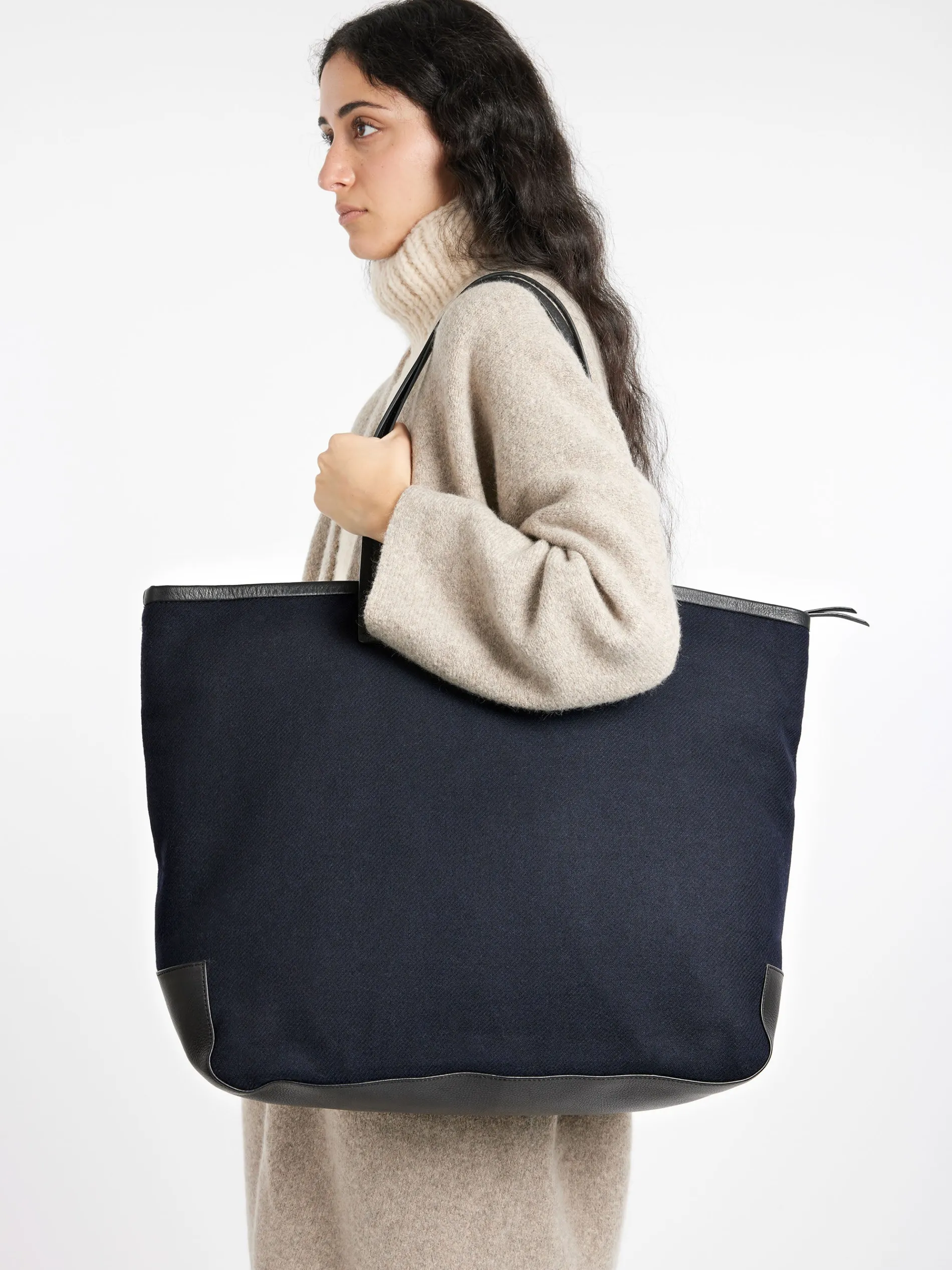 Pomandère - Wool Travel Tag in Night Blue