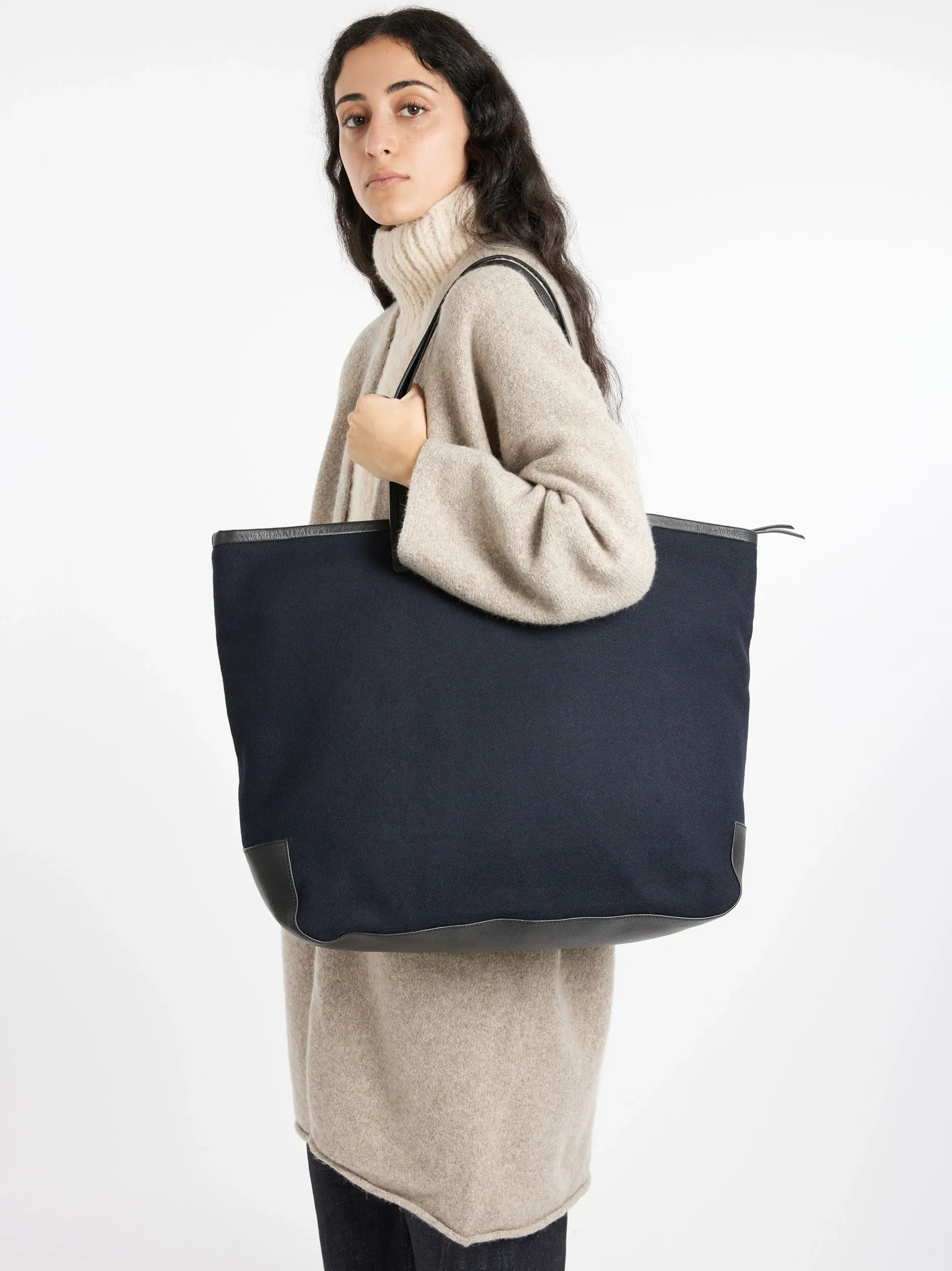 Pomandère - Wool Travel Tag in Night Blue