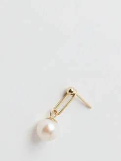 Poppy Finch - Gold Dot Link Pearl Earrings