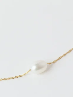 Poppy Finch - Petite Oval Pearl Solitaire Necklace
