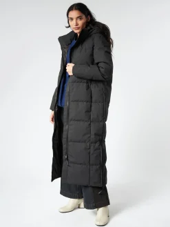 Quartz Co. - Sofia in Black