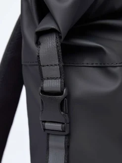 Sandqvist - Konrad in Black