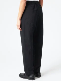 Sarahwear - Weather Cloth Tapered Tuck Pants in Black