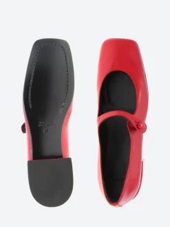 TO&CO. - Jane in Black