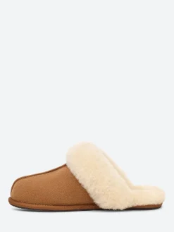 Ugg - Scuffette II Slippers in Chestnut