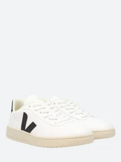 Veja - V-10 CWL in White and Black