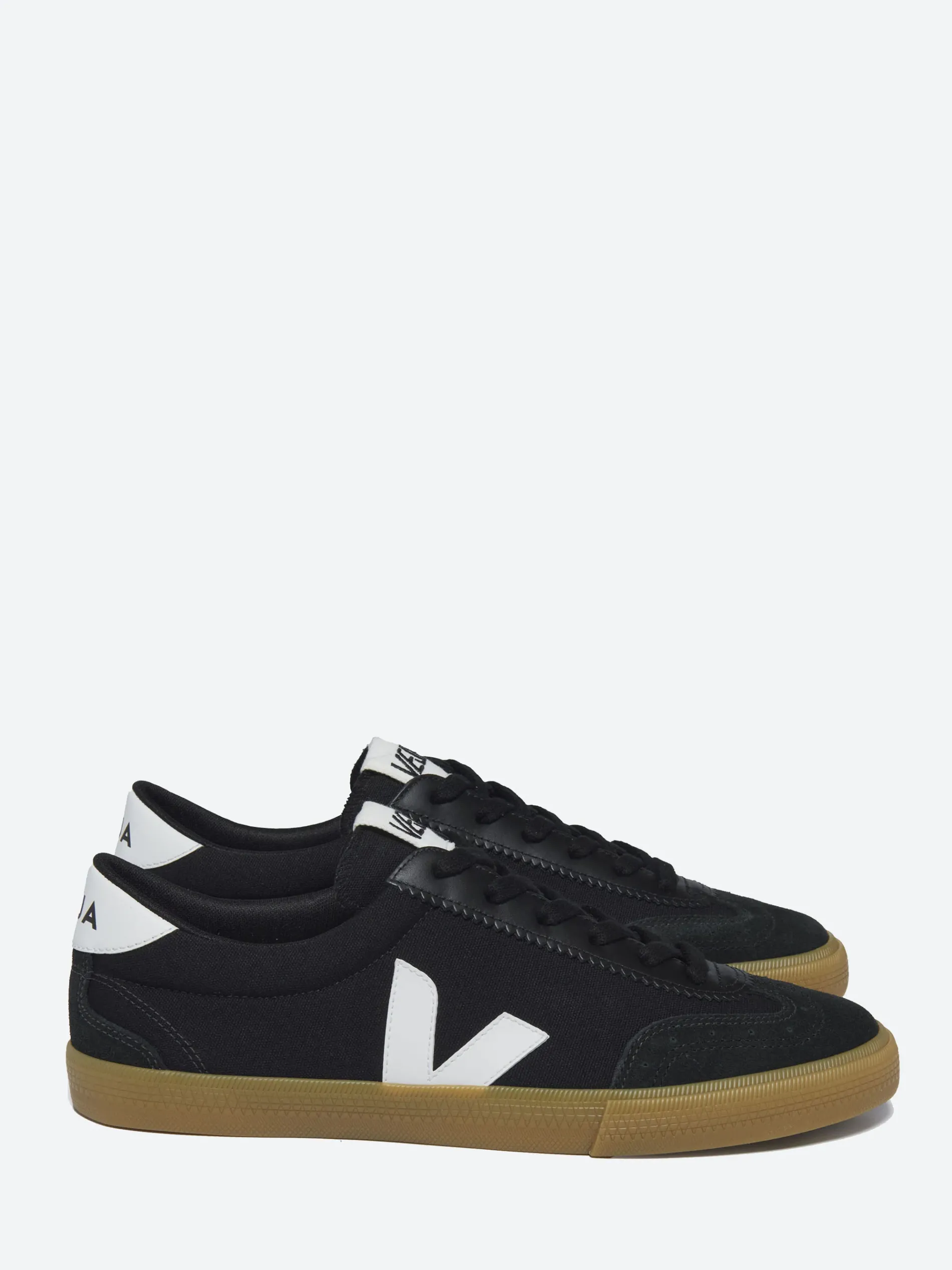 Veja - Volley Canvas in Black, White and Natural