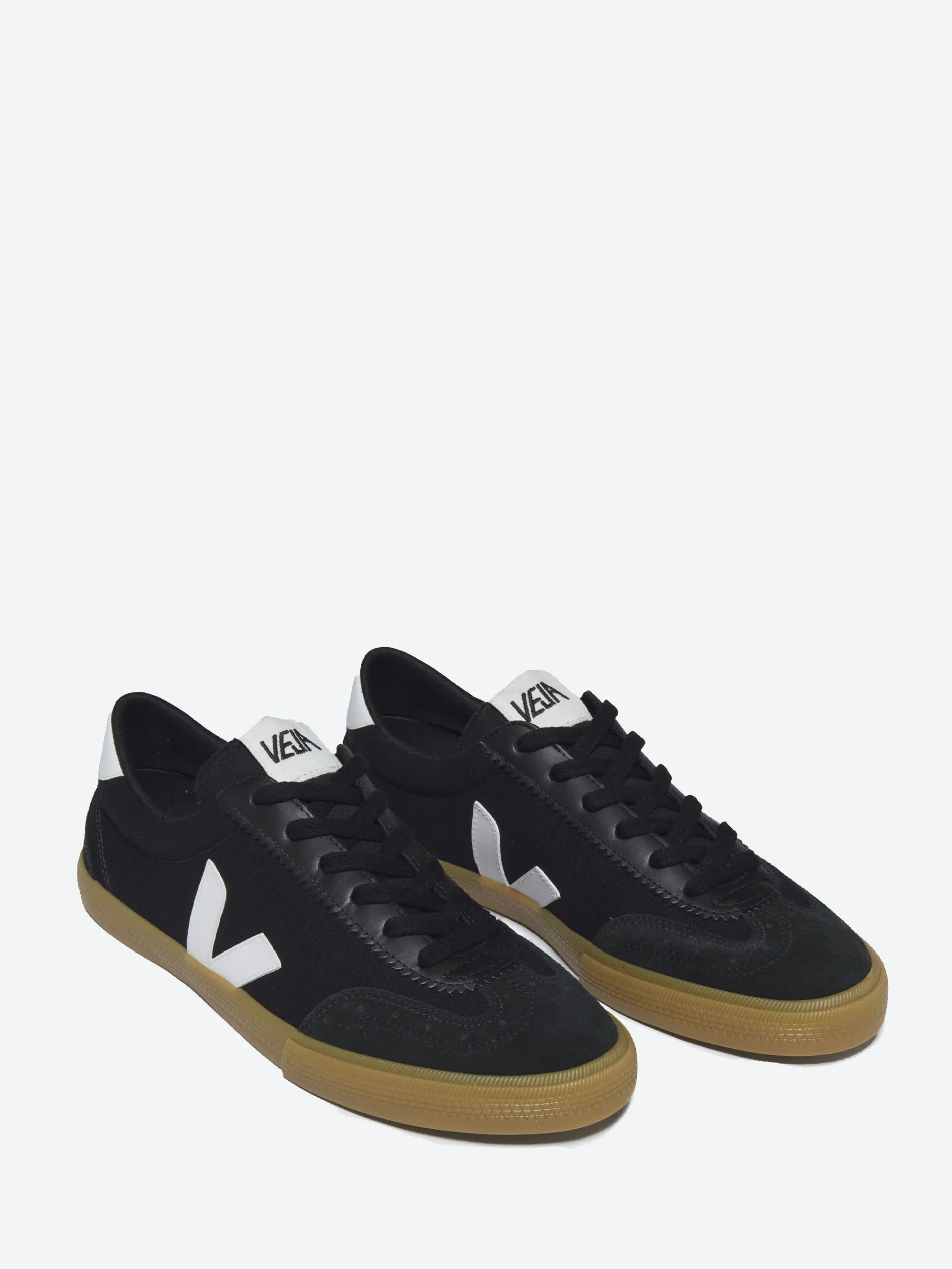 Veja - Volley Canvas in Black, White and Natural