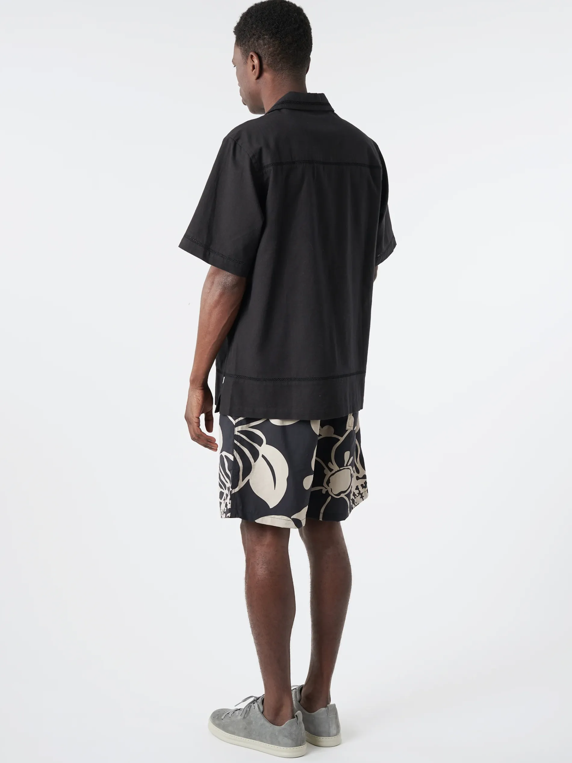 Wax London - Newton Shirt in Black