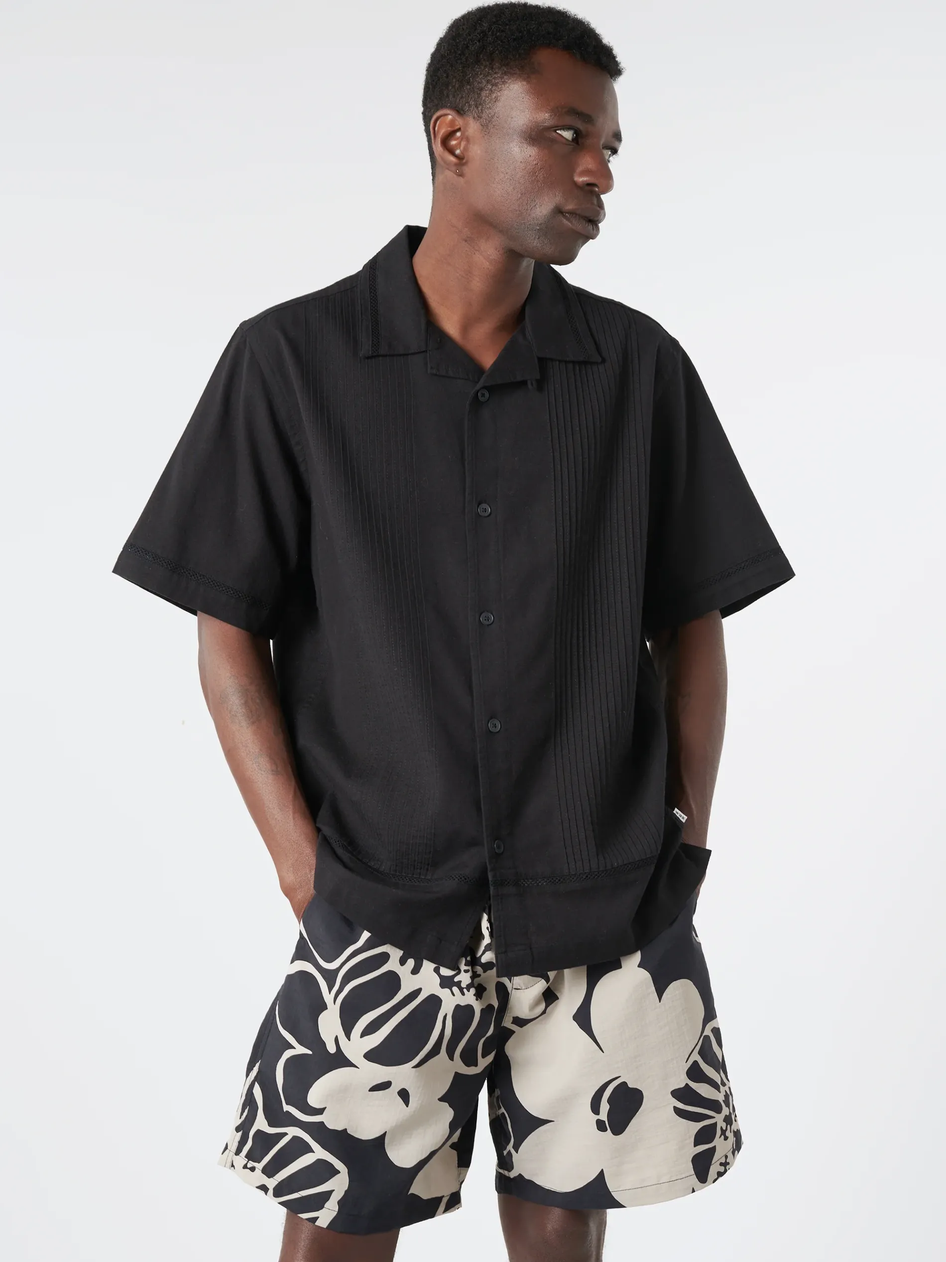 Wax London - Newton Shirt in Black